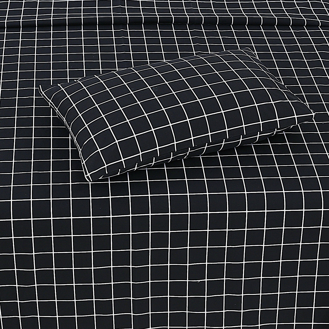 JetBlack Geometry - Cotton