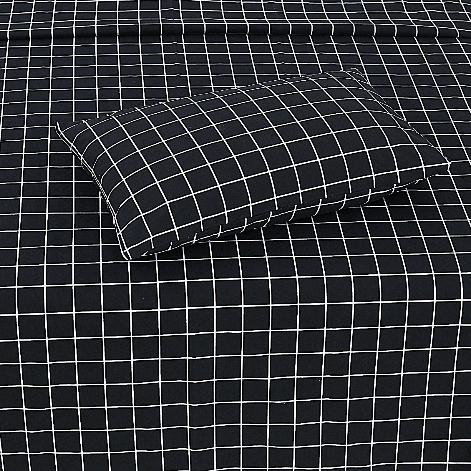 JetBlack Geometry - Cotton